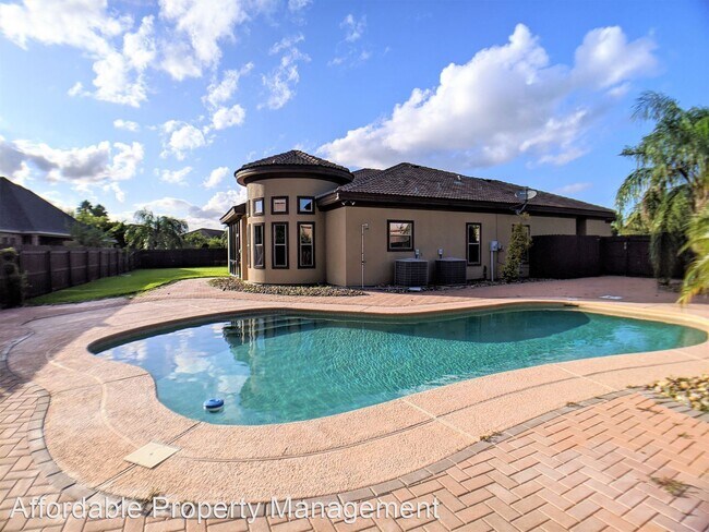Building Photo - 3 br, 2.5 bath House - 4313 Park Bend