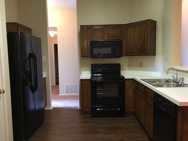 Building Photo - 1044 McKavett Dr