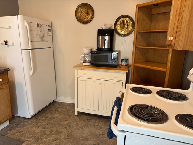 Building Photo - 602 N 6th St