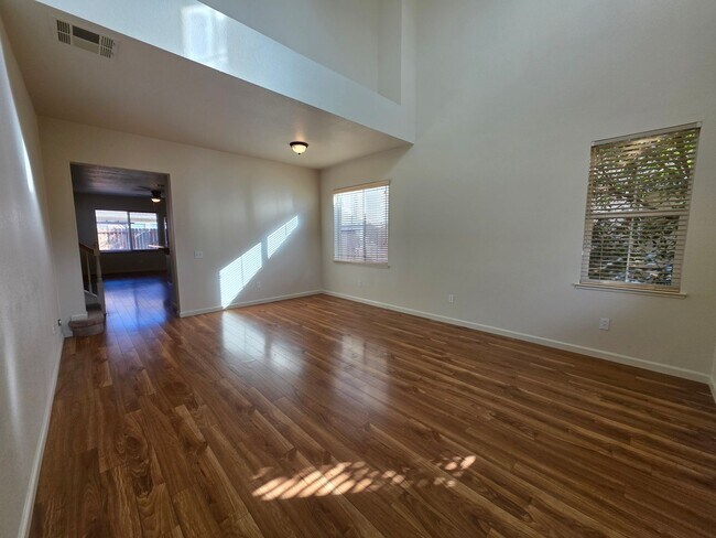 Foto del edificio - 4 bedroom in north Turlock!