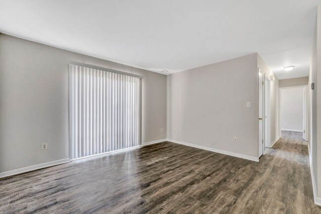 Building Photo - 1318 E Durst Ave