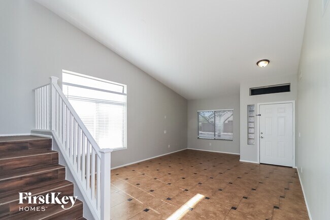 Building Photo - 8605 S 49th Dr