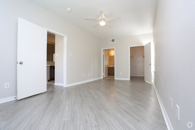 Interior Photo - Stonecreek Apartments