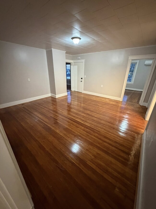 Foto del edificio - 936 S Main St