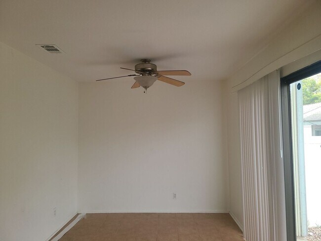 Foto del edificio - Beautiful 3 Bedroom Home in Loma Linda