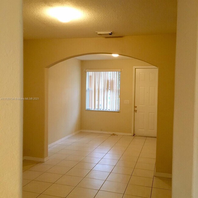 Building Photo - 10810 SW 243rd Ln