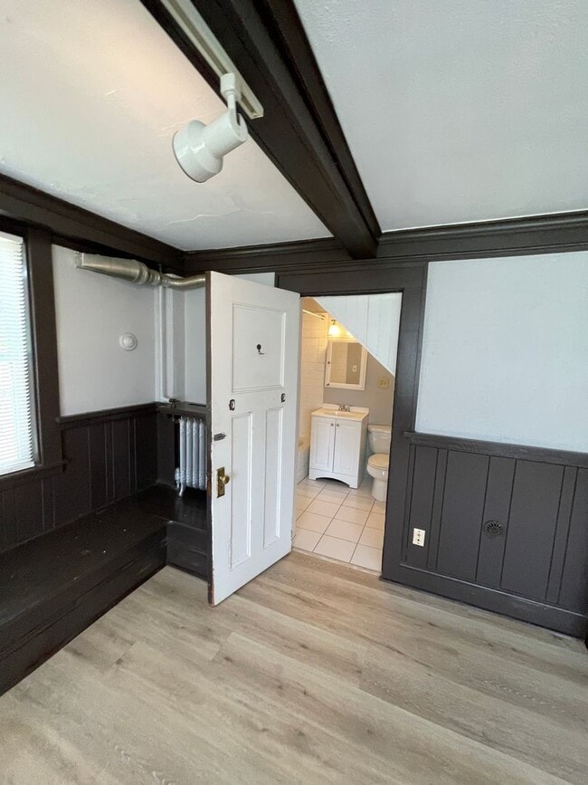 Foto del edificio - 1902 Game Room - Converted Mansion - Avail...