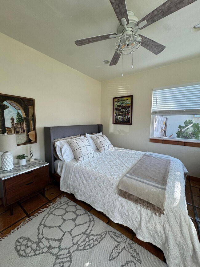 Foto del edificio - 256 E 24th St