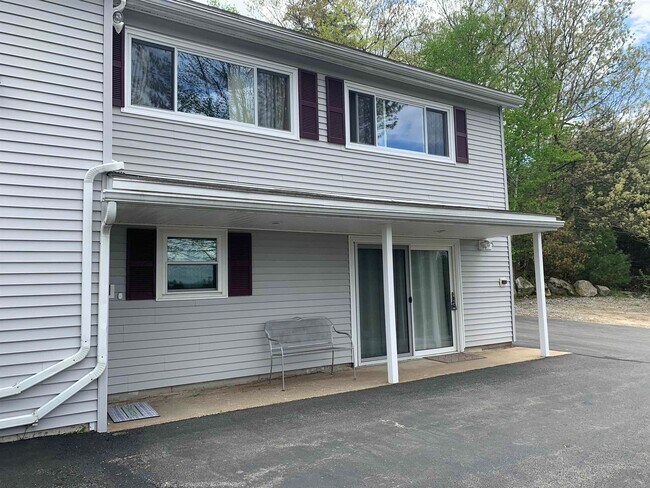 Foto del edificio - 299 Corning Rd