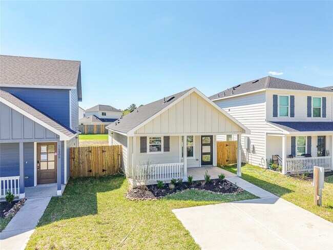 Building Photo - 16802 N Marie Vlg Dr