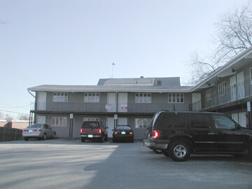 Foto del edificio - 6 Redden Ave