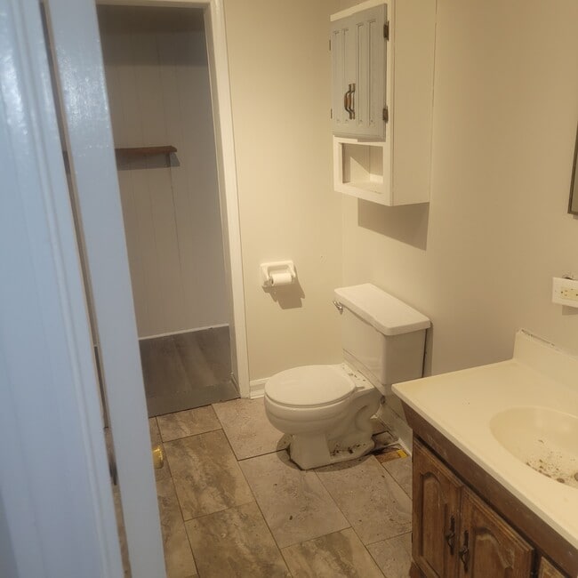 Building Photo - 418 Pervie Bolick St