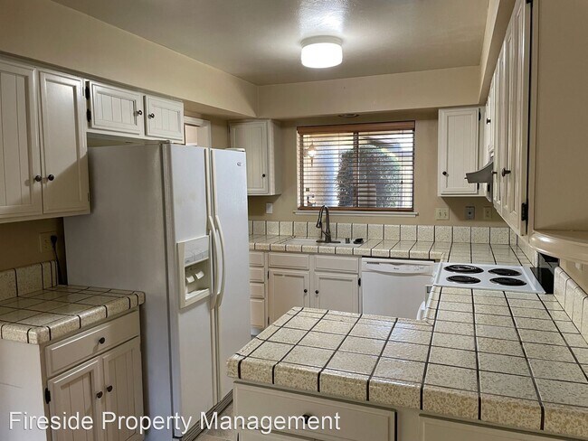 Building Photo - 2 br, 2 bath House - 2278 Cherry Ave