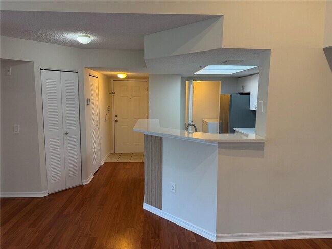 Foto del edificio - 5005 Wiles Rd