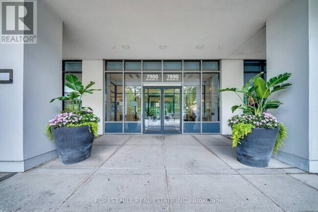 Photo du bâtiment - 7890 Bathurst St