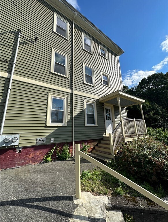 10 Water St Unit 2, Attleboro, MA 02703 Room for Rent in Attleboro