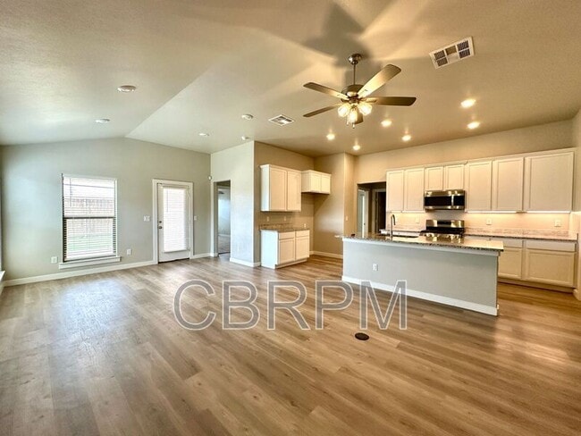 Building Photo - 2933 Abbeville Ave