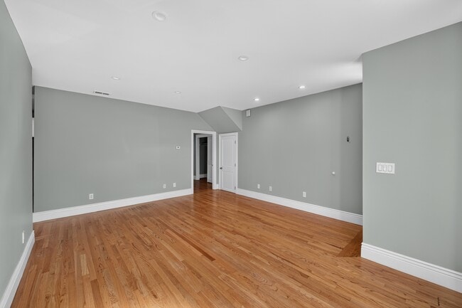 Building Photo - 314 3rd Ave