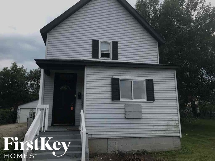Primary Photo - 211 South Ave