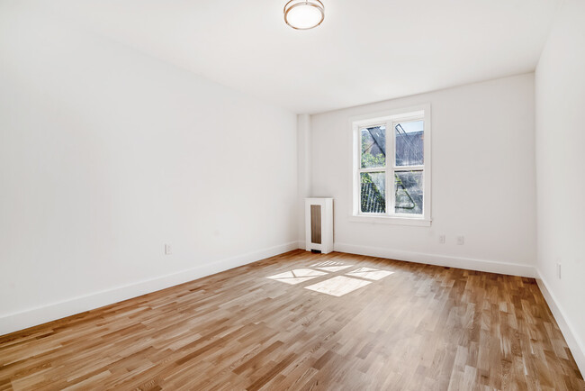 Building Photo - 130 Martense St