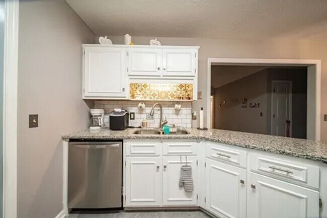 Foto del edificio - Charming 3BR House in Columbus