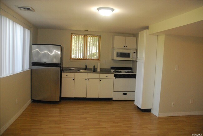 Foto del edificio - 80 Harbor Beach Rd