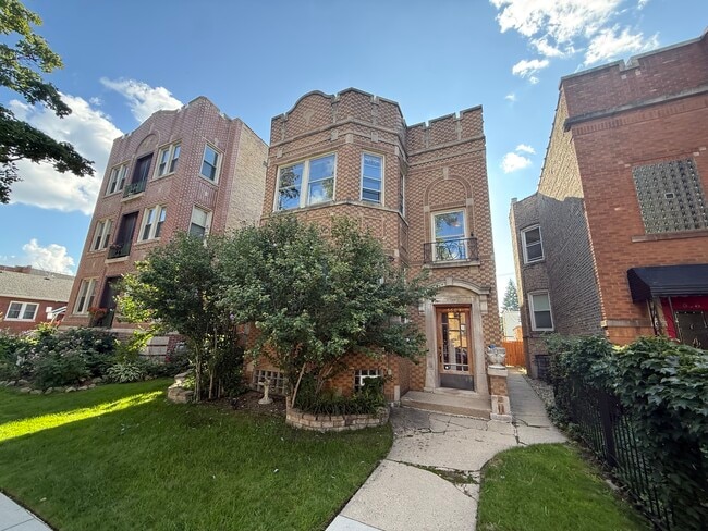 Building Photo - 6604 N Campbell Ave