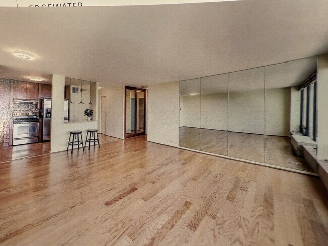 Foto del edificio - 5445 N Sheridan Rd