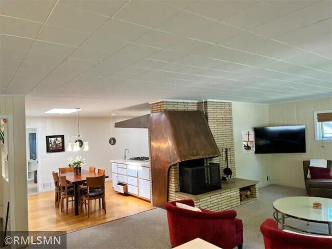 Building Photo - 4005 W 44th St