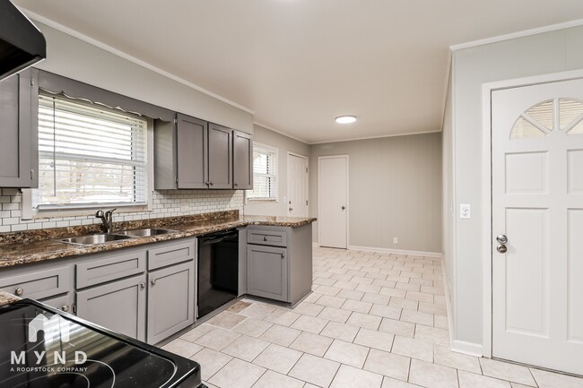 Building Photo - 1214 Bunchie St