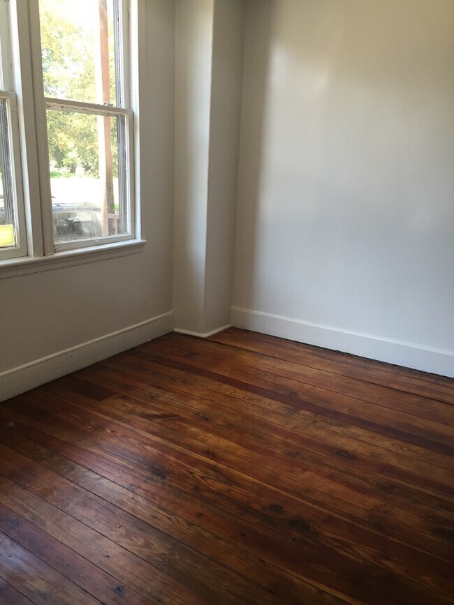 Foto del edificio - 3 Bedroom 2 Bath with Yard - Coming soon Y...