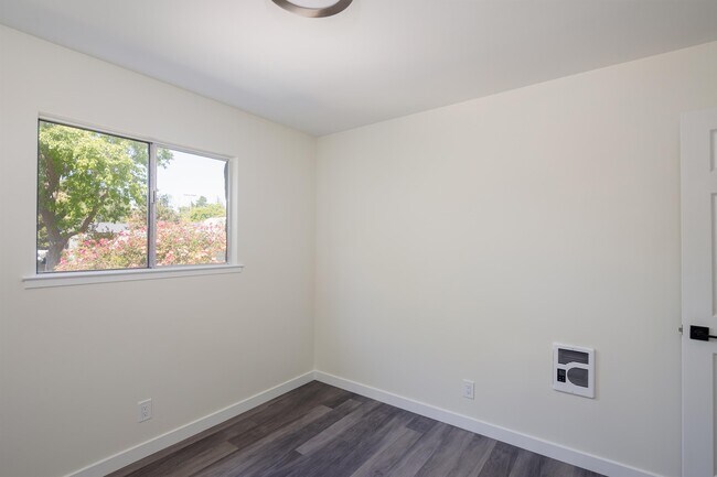 Building Photo - 3658 Lawnwood Ct