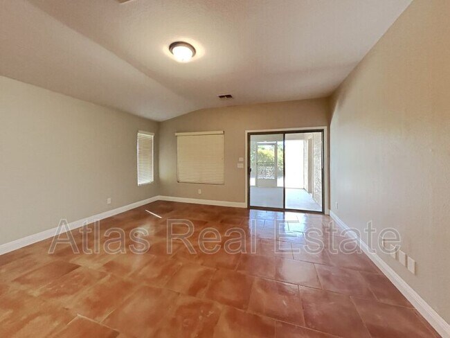 Building Photo - 21664 Dietz Dr