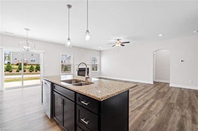 Building Photo - 6506 Knob Creek