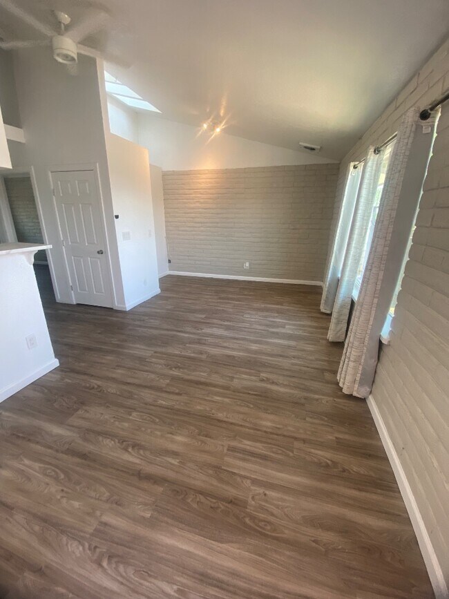 Foto del edificio - 3408 Ross Ave SE