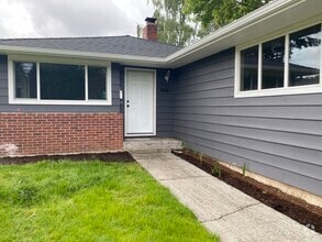 Building Photo - 11760 SW Bowmont Ln