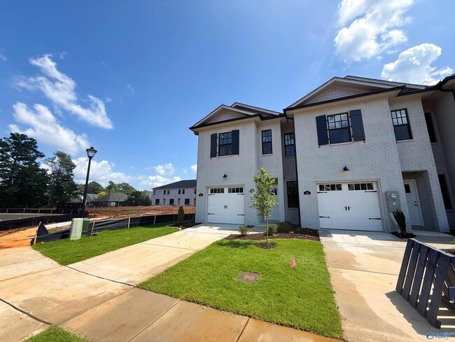Building Photo - 18 Whispering Oak Dr SW