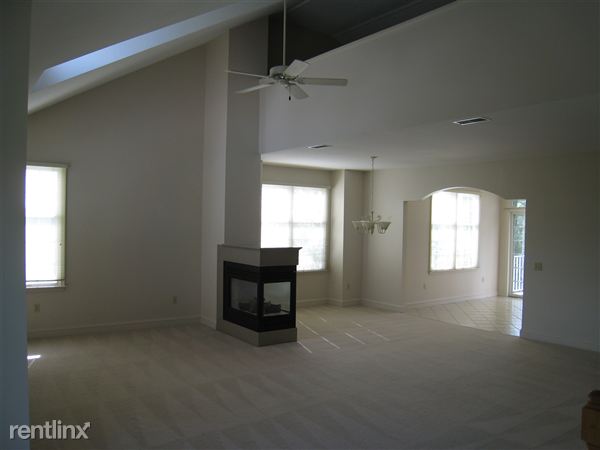 Building Photo - 2769 West Blvd