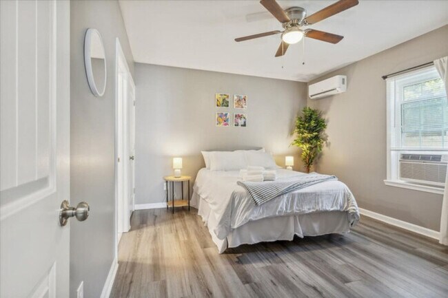 Building Photo - Buckroe Getaway: Winter Retreat in Modern ...