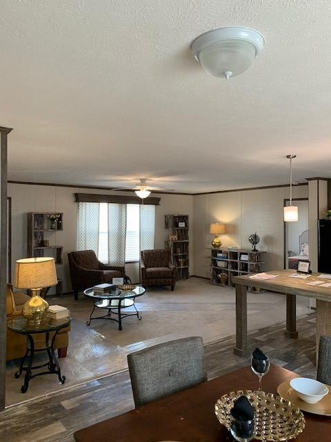 Building Photo - 1095 Hemlock Dr