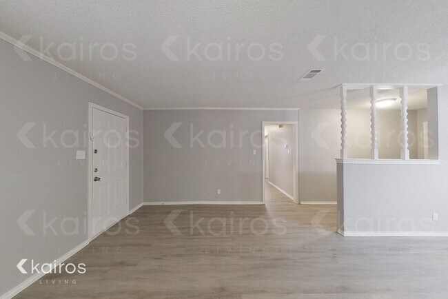 Foto del edificio - 7148 Misty Meadow Dr S