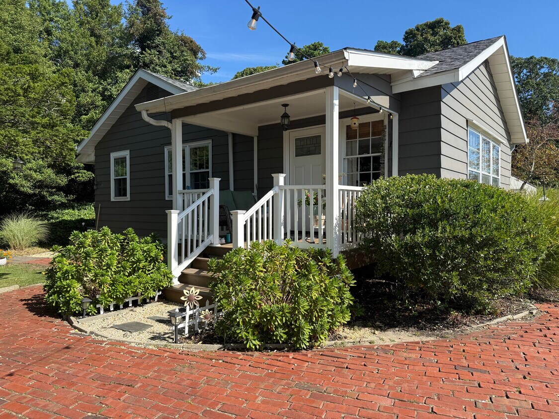 Foto principal - 124 S Beverly Dr