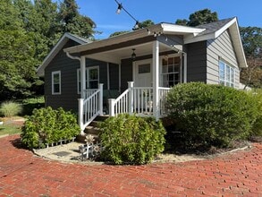 Building Photo - 124 S Beverly Dr