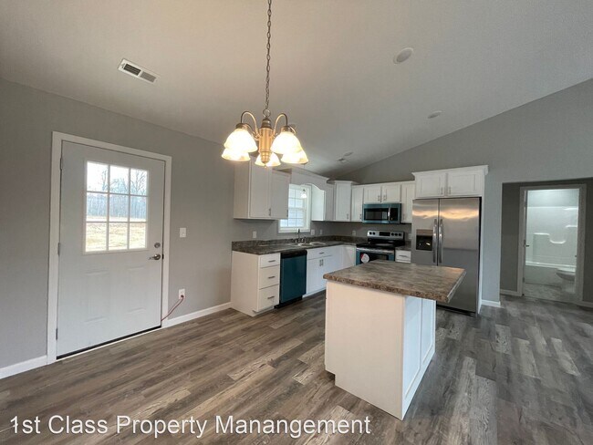 Building Photo - 3 br, 2 bath House - 233 Macintosh