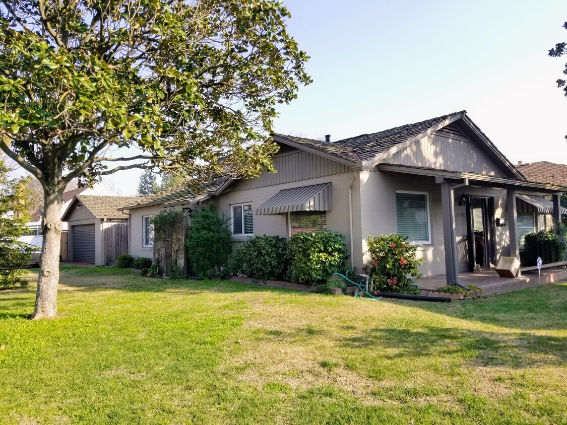 Foto principal - 3332 Margaret Ave