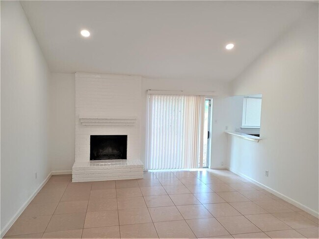 Foto del edificio - 15219 Mesa Dr