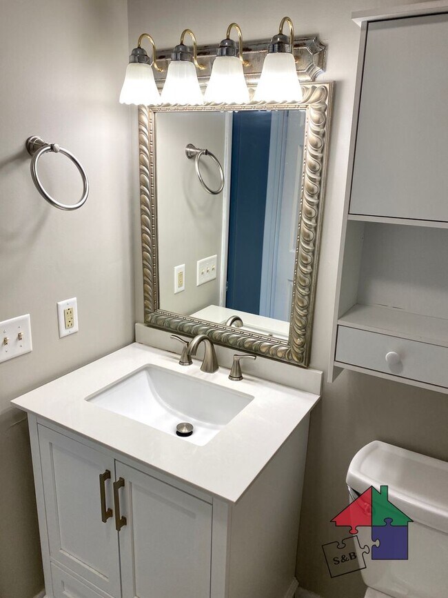 Foto del edificio - Charming 3 Bedroom Townhouse in Shelburne,...