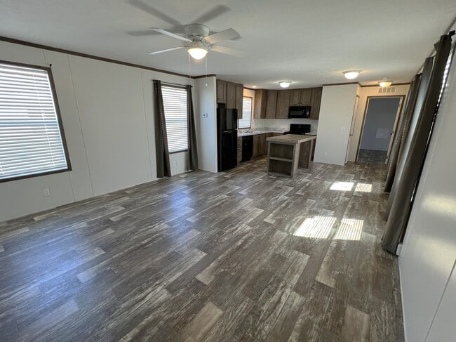 Building Photo - 38140 Ducharme Dr