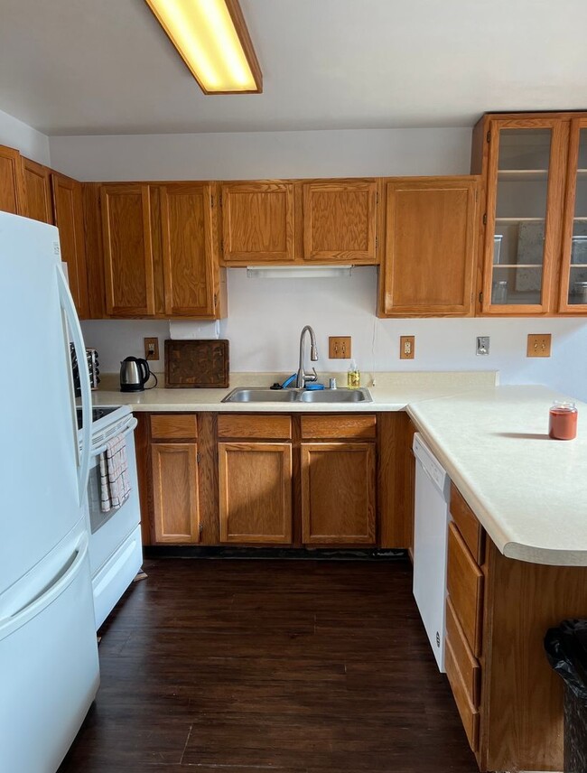 Building Photo - 222 Timberline Dr