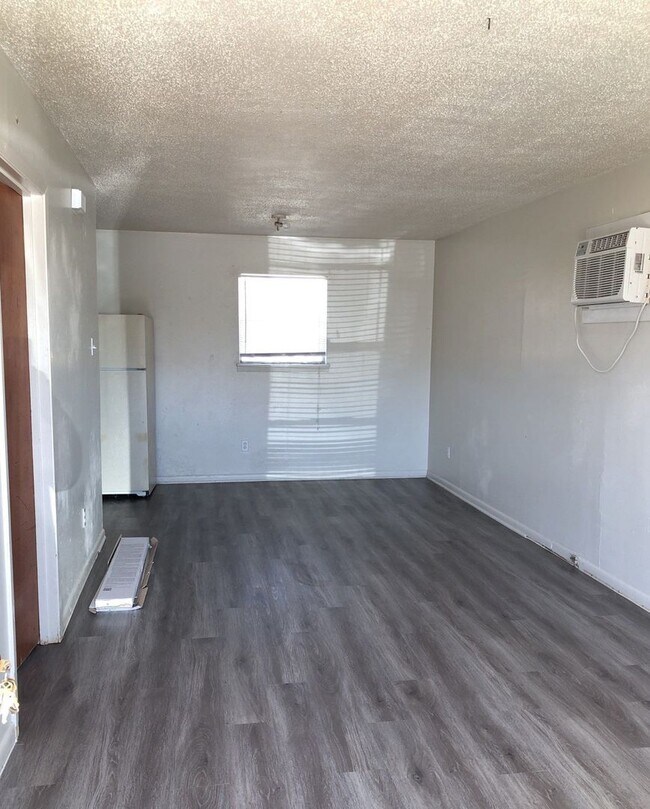 Building Photo - 406 Sunset Ln